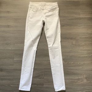 Guess White Skinny Jeans size 25US.